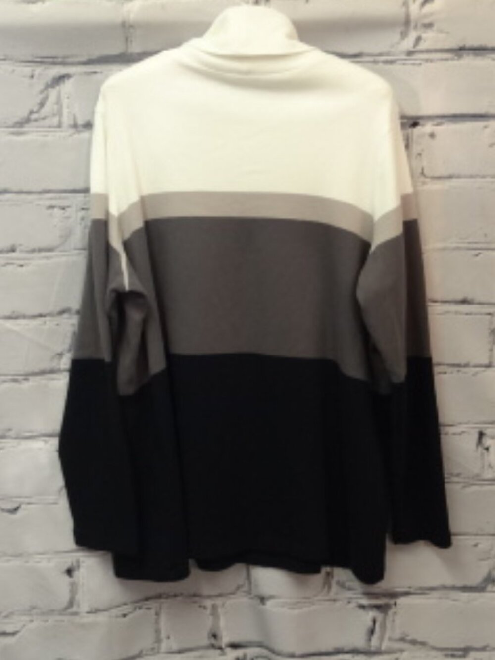 Isaac Mizrahi Gray, Black & White Turtleneck Top - Picture 2 of 5